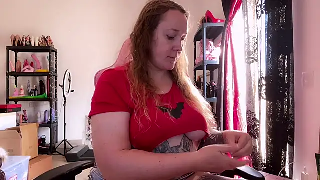 Snapshot of kisicaxx chatting on November 2025 10:08:01 AM kisicaxx online show from November 2025 10:08:01 AM