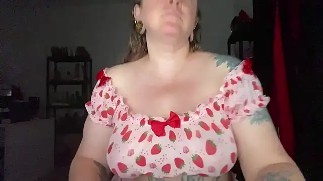 Snapshot of kisicaxx chatting on July 2026 03:50:02 AM kisicaxx online show from July 2026 03:50:02 AM