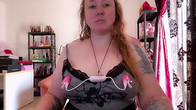 Snapshot of kisicaxx chatting on May 2026 09:12:01 AM kisicaxx online show from May 2026 09:12:01 AM