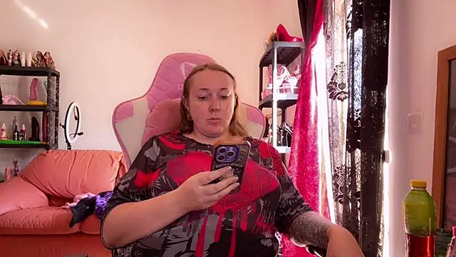 Snapshot of kisicaxx chatting on October 2025 08:55:02 AM kisicaxx online show from October 2025 08:55:02 AM