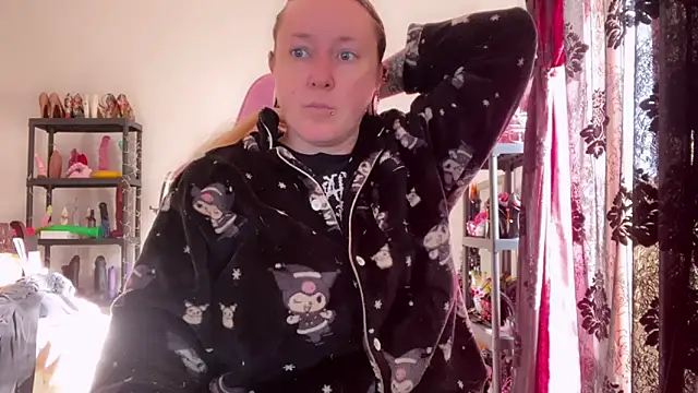 kisicaxx online show from February 2026 07:52:01 AM