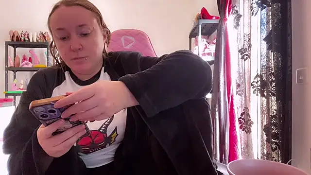 Snapshot of kisicaxx chatting on November 2025 09:10:01 AM kisicaxx online show from November 2025 09:10:01 AM