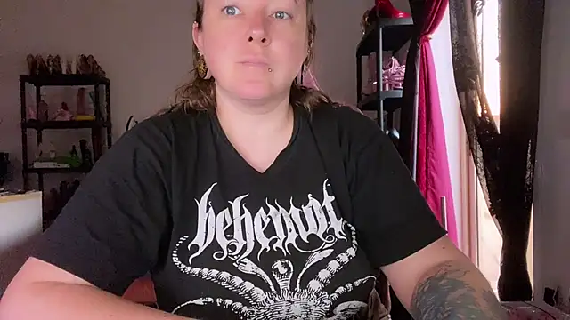 Snapshot of kisicaxx chatting on June 2026 04:07:01 AM kisicaxx online show from June 2026 04:07:01 AM