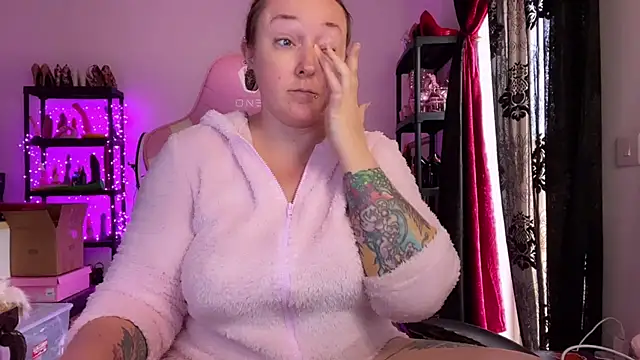 Snapshot of kisicaxx chatting on November 2025 01:59:01 PM kisicaxx online show from November 2025 01:59:01 PM