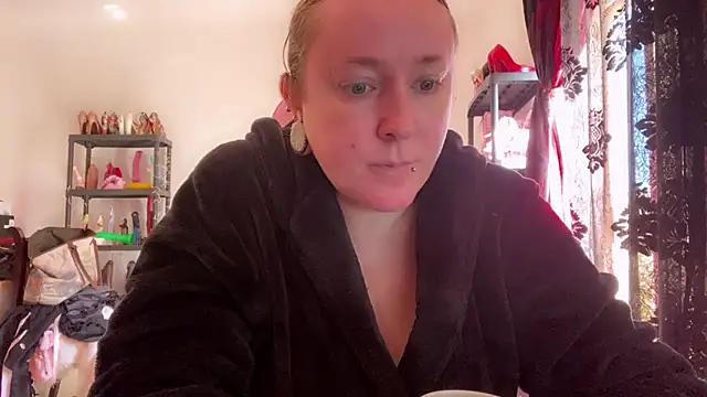 kisicaxx online show from February 2026 09:21:01 AM