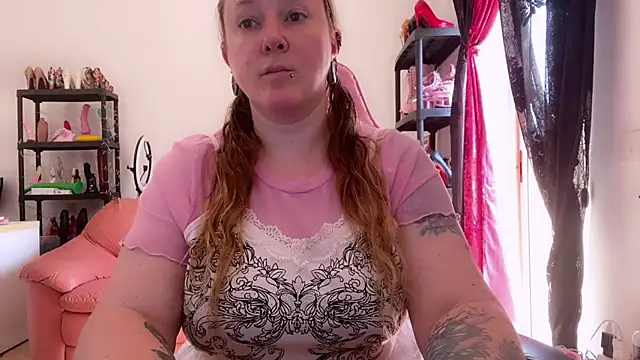 Snapshot of kisicaxx chatting on June 2026 08:30:02 AM kisicaxx online show from June 2026 08:30:02 AM