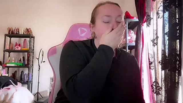 kisicaxx online show from February 2026 11:06:01 AM