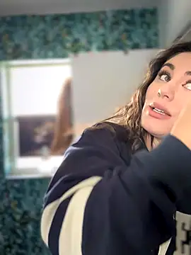 lovely beast online show from November 2025 05:27:01 PM