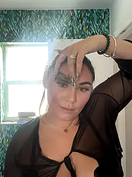 lovely beast online show from October 2025 04:16:01 PM