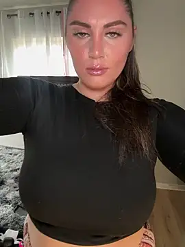 lovely beast online show from February 2026 06:04:01 PM