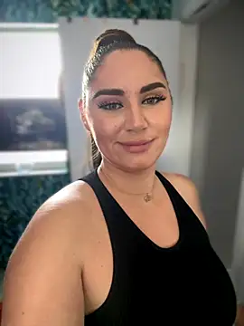 lovely beast online show from December 2025 06:07:01 PM