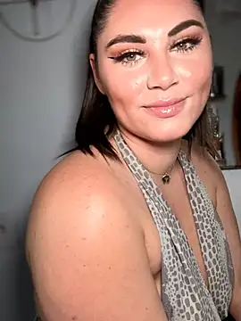 lovely beast online show from February 2026 06:05:02 PM