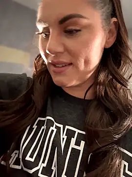 lovely beast online show from April 2026 04:10:02 PM