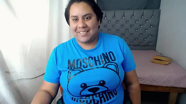 Snapshot of hotlesby4uxxx chatting on January 2025 08:39:02 PM hotlesby4uxxx online show from January 2025 08:39:02 PM