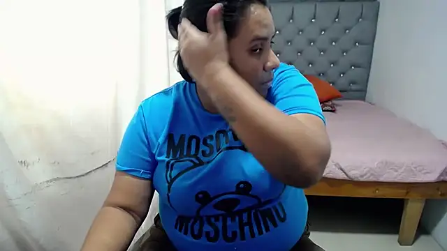 Snapshot of hotlesby4uxxx chatting on January 2025 08:11:02 PM hotlesby4uxxx online show from January 2025 08:11:02 PM