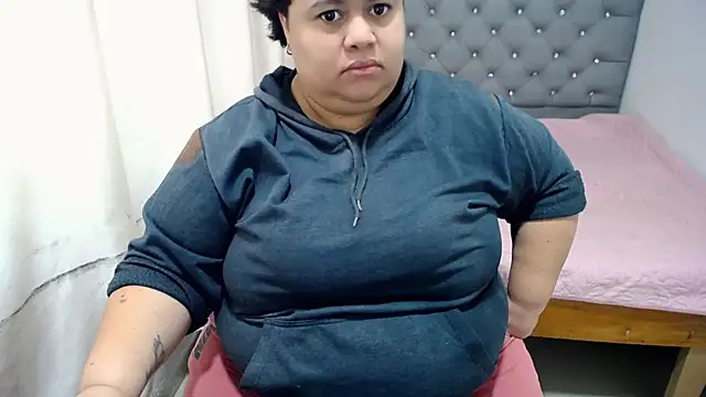 Snapshot of hotlesby4uxxx chatting on December 2024 07:39:01 PM hotlesby4uxxx online show from December 2024 07:39:01 PM