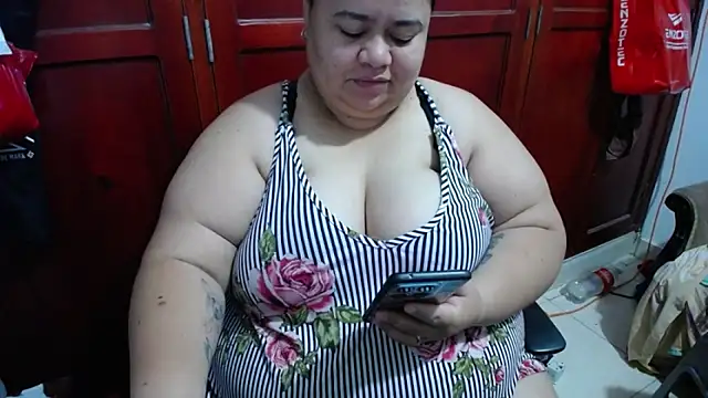 Snapshot of hotlesby4uxxx chatting on May 2026 01:42:01 PM hotlesby4uxxx online show from May 2026 01:42:01 PM