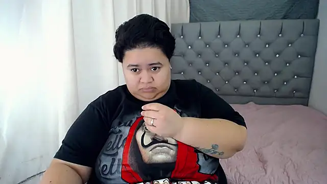 Snapshot of hotlesby4uxxx chatting on December 2024 07:39:01 PM hotlesby4uxxx online show from December 2024 07:39:01 PM