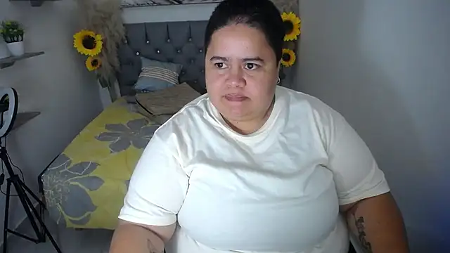 hotlesby4uxxx online show from April 2026 08:28:01 PM