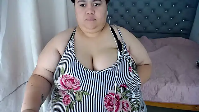 Snapshot of hotlesby4uxxx chatting on December 2024 03:55:02 PM hotlesby4uxxx online show from December 2024 03:55:02 PM