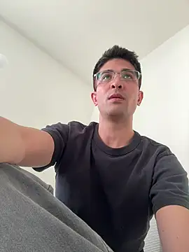 SebastianReiss online show from April 2026 01:19:01 AM