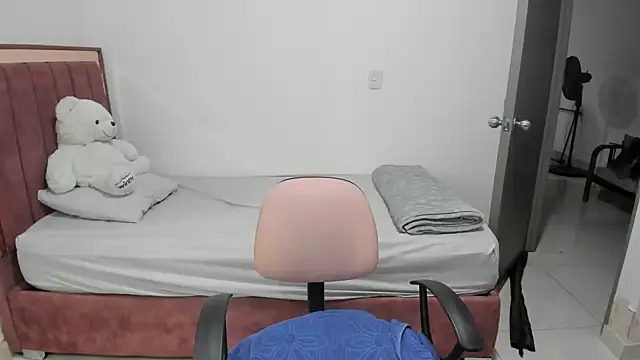 Snapshot of nicoledavis chatting on October 2025 05:19:01 AM nicoledavis online show from October 2025 05:19:01 AM