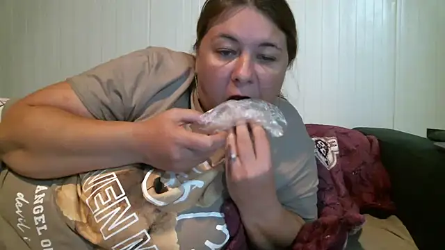 kynga10 online show from December 2024 06:11:01 PM