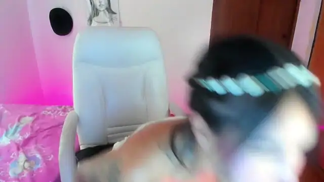 sweetana  online show from April 2026 10:23:02 PM