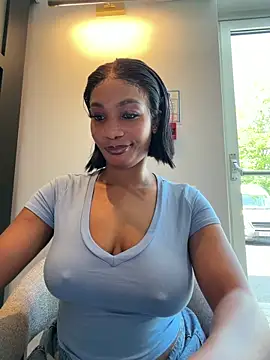 Snapshot of __Nessa__ chatting on May 2026 11:43:02 AM Nessa online show from May 2026 11:43:02 AM