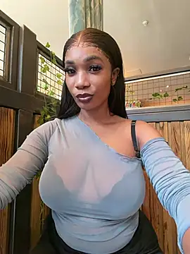 Snapshot of __Nessa__ chatting on July 2026 11:17:01 AM Nessa online show from July 2026 11:17:01 AM