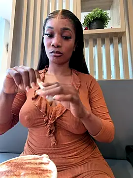   Nessa   online show from December 2025 11:49:02 AM