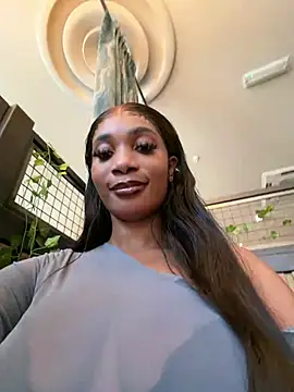 Snapshot of __Nessa__ chatting on June 2026 11:05:01 AM Nessa online show from June 2026 11:05:01 AM