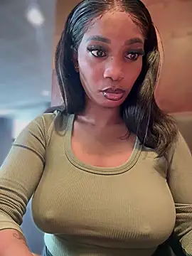 Snapshot of __Nessa__ chatting on October 2025 10:49:02 AM Nessa online show from October 2025 10:49:02 AM