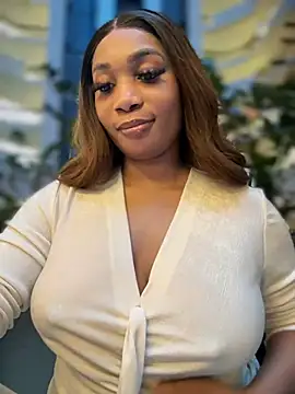 Snapshot of __Nessa__ chatting on December 2024 01:11:02 PM Nessa online show from December 2024 01:11:02 PM