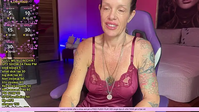 Snapshot of mommyselenafit_ chatting on November 2025 06:47:01 AM mommyselenafit online show from November 2025 06:47:01 AM