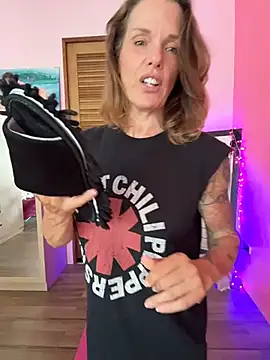 mommyselenafit  online show from April 2026 06:09:02 AM