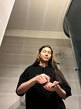 Snapshot of IrisBlues chatting on November 2025 05:28:02 PM IrisBlues online show from November 2025 05:28:02 PM