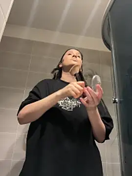 Snapshot of IrisBlues chatting on December 2025 05:03:01 PM IrisBlues online show from December 2025 05:03:01 PM