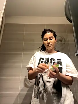 Snapshot of IrisBlues chatting on December 2025 05:11:01 PM IrisBlues online show from December 2025 05:11:01 PM