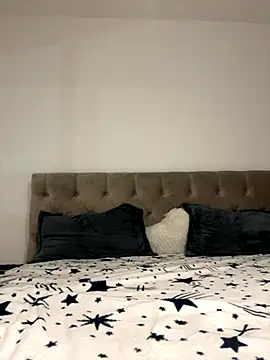 Snapshot of IrisBlues chatting on November 2025 05:24:01 PM IrisBlues online show from November 2025 05:24:01 PM