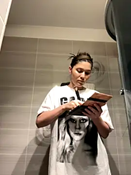 Snapshot of IrisBlues chatting on November 2025 05:28:02 PM IrisBlues online show from November 2025 05:28:02 PM