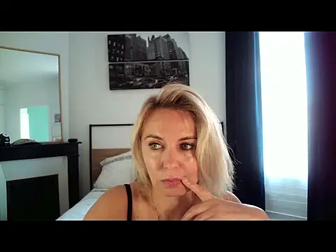 ADreamLady online show from September 2025 10:52:01 AM