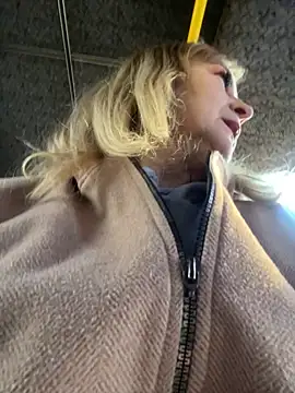 Irina2909xh online show from November 2025 12:27:02 PM