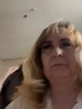 Irina2909xh online show from March 2026 09:33:01 AM