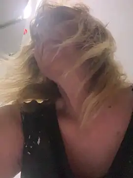 Irina2909xh online show from March 2026 06:22:02 PM