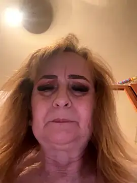 Irina2909xh online show from April 2026 10:49:01 PM