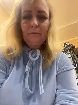 Irina2909xh online show from November 2025 02:53:01 PM