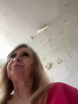 Irina2909xh online show from May 2026 09:58:02 AM