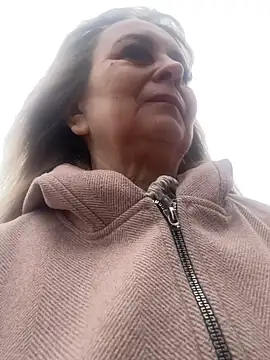 Irina2909xh online show from March 2026 01:44:01 PM