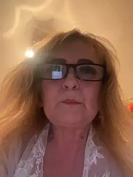 Irina2909xh online show from April 2026 06:47:01 PM